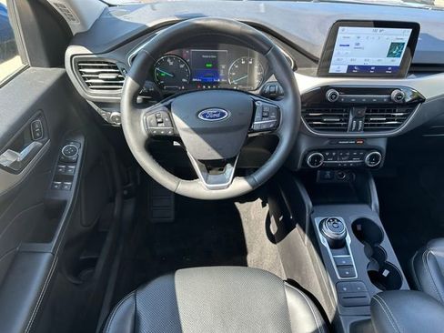 Used 2022 Ford Escape SEL w/ Class II Trailer Tow Package image 15