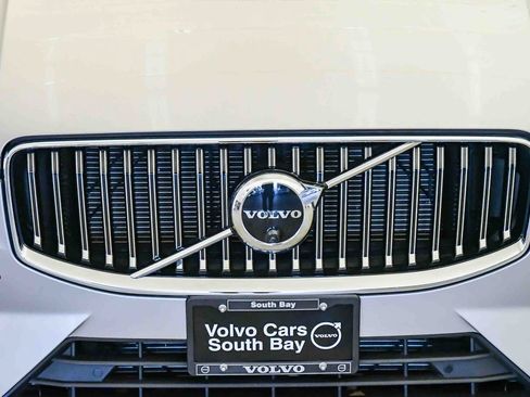 Certified 2023 Volvo XC60 B5 Plus w/ Climate Package AWD/4WD image 8
