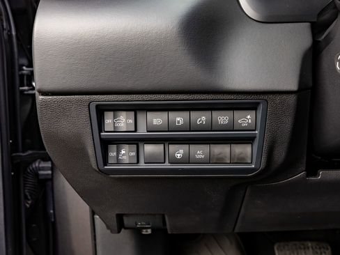 Used 2025 Toyota Tundra Platinum image 23