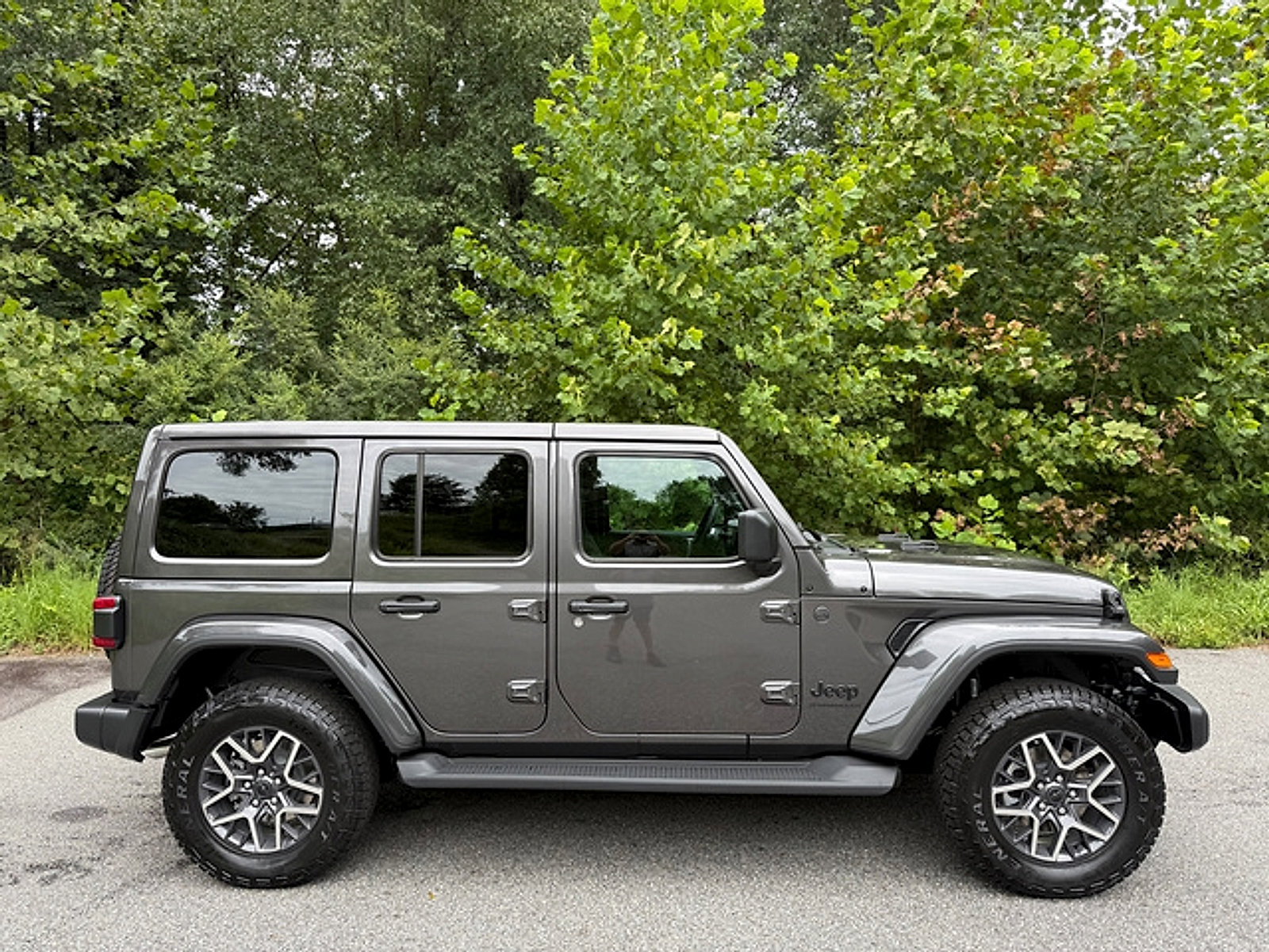 New 2026 Jeep Wrangler Unlimited Sahara AWD/4WD image 6