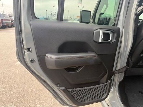 Used 2022 Jeep Wrangler Unlimited Rubicon image 27