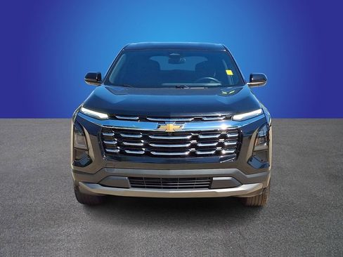 Used 2025 Chevrolet Equinox LT AWD/4WD image 2