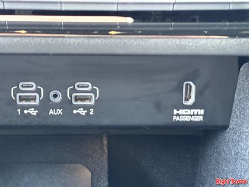 Used 2022 Jeep Wagoneer Series III AWD/4WD image 26