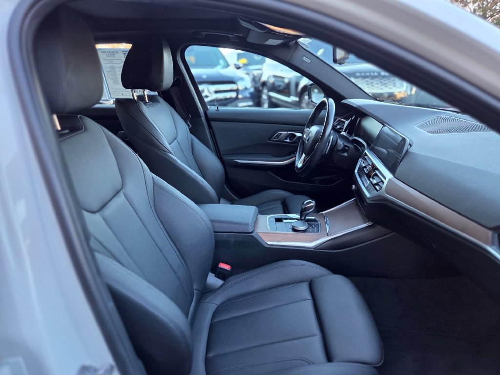 Used 2019 BMW 330i xDrive Sedan w/ Driving Assistance Package AWD/4WD image 30