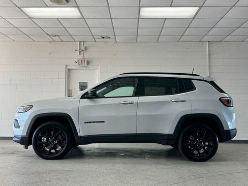 Used 2026 Jeep Compass Latitude AWD/4WD image 5