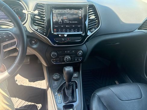 Used 2019 Jeep Cherokee Limited AWD/4WD image 19