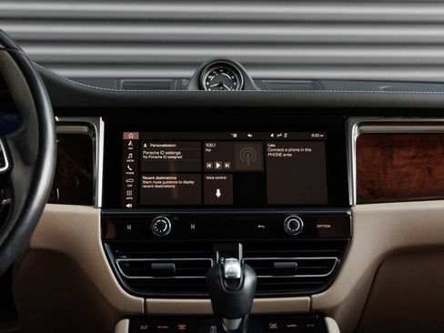 Certified 2023 Porsche Macan S AWD/4WD image 20