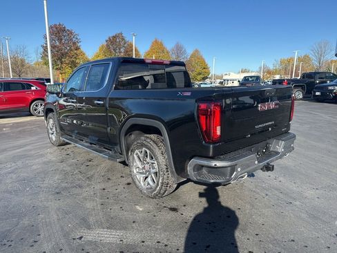 New 2026 GMC Sierra 1500 SLT image 2