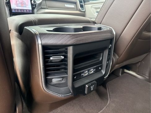 Used 2025 RAM 1500 Laramie AWD/4WD image 39