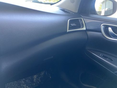Used 2018 Nissan Sentra SR w/ Premium Package (P02) FWD image 19