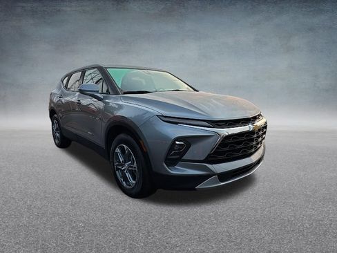 Used 2025 Chevrolet Blazer LT AWD/4WD image 3