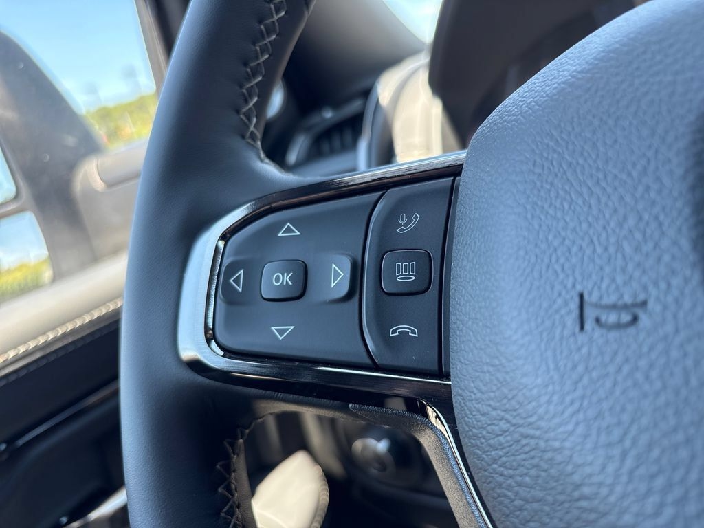 New 2026 RAM 3500 Limited AWD/4WD image 34
