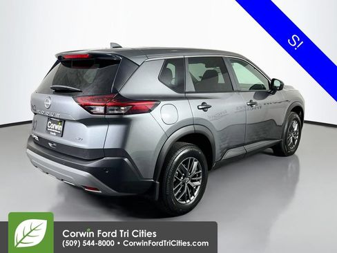 Used 2023 Nissan Rogue S AWD/4WD image 15