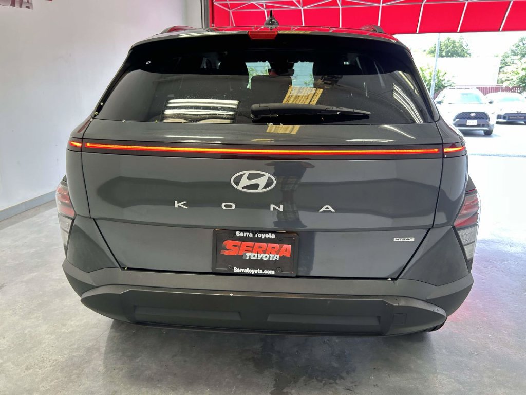 Used 2024 Hyundai Kona SEL AWD/4WD image 4