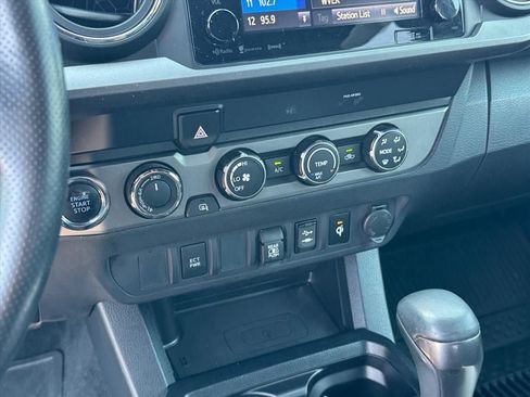 Used 2019 Toyota Tacoma TRD Sport AWD/4WD image 26