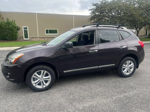 Used 2015 Nissan Rogue S w/ Convenience Package AWD/4WD image 3