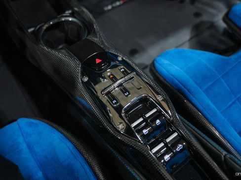 Used 2022 Ferrari SF90 Spider image 47