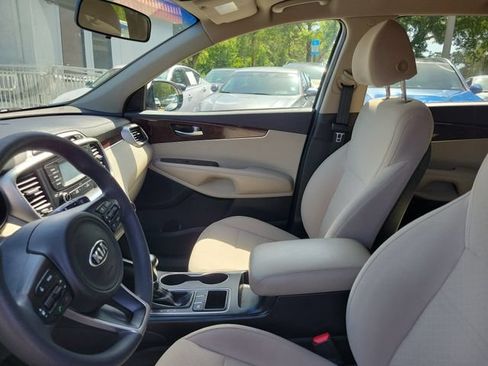 Used 2018 Kia Sorento FWD V6 image 19