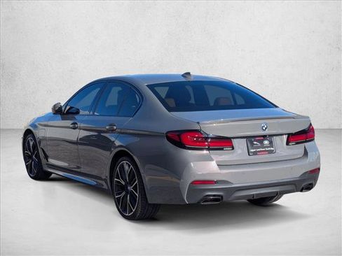 Used 2022 BMW 530e w/ Premium Package image 9