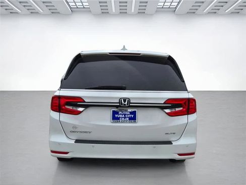 Used 2023 Honda Odyssey Elite image 5