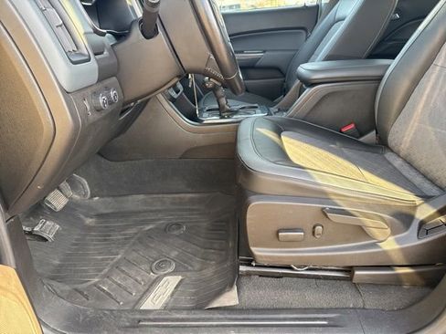 Used 2021 Chevrolet Colorado Z71 w/ Z71 Midnight Edition image 15