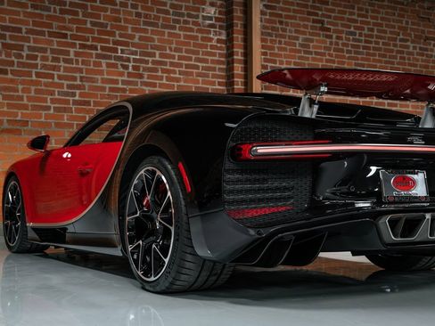 Used 2019 Bugatti Chiron image 32