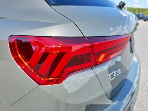 New 2025 Audi Q3 2.0T Premium image 32