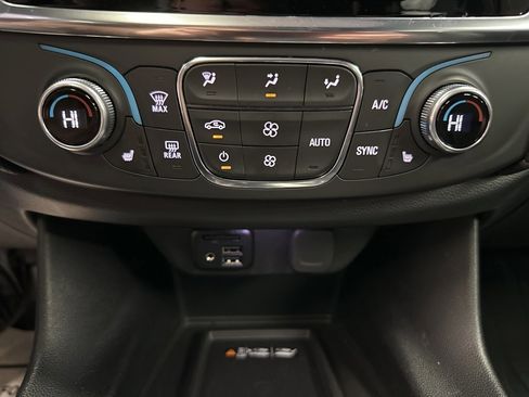 Certified 2023 Chevrolet Traverse RS image 36