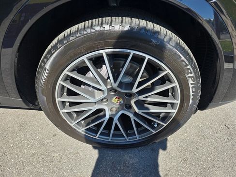 Used 2020 Porsche Cayenne AWD/4WD image 29