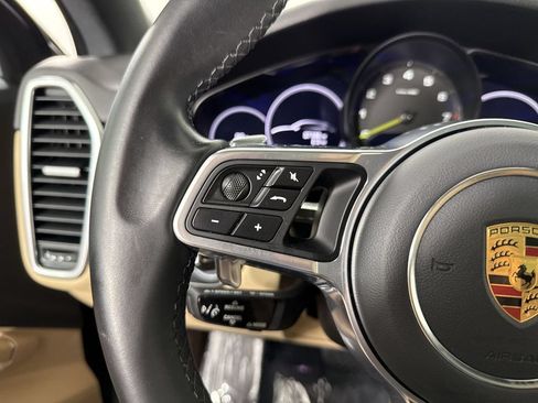 Certified 2023 Porsche Cayenne Platinum Edition AWD/4WD image 37