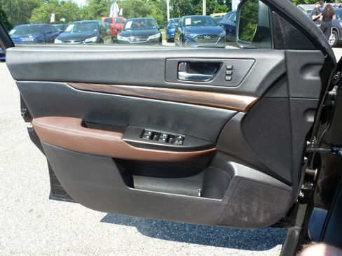 Used 2013 Subaru Outback 2.5i Limited AWD/4WD image 21