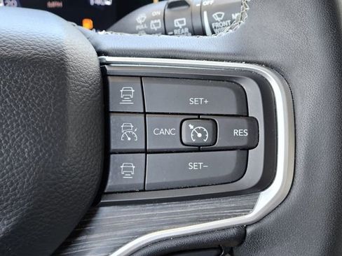 Used 2024 Jeep Wagoneer L Series II RWD image 19