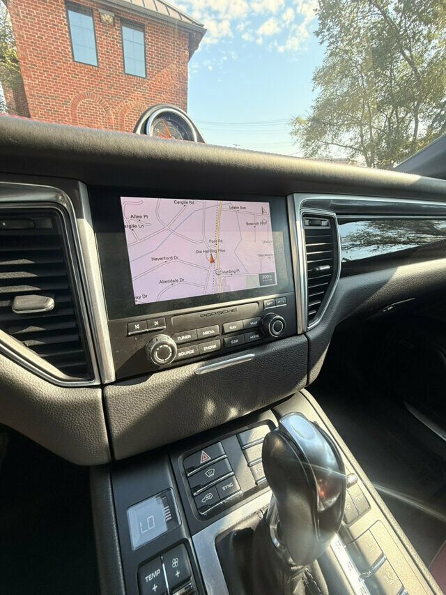 Used 2017 Porsche Macan S AWD/4WD image 25