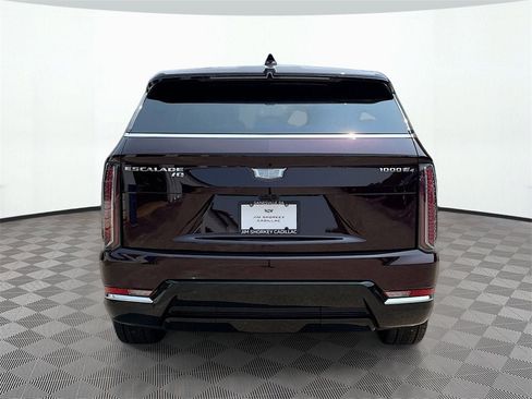 New 2025 Cadillac Escalade IQ Luxury 1 w/ Smart Trailering package image 6