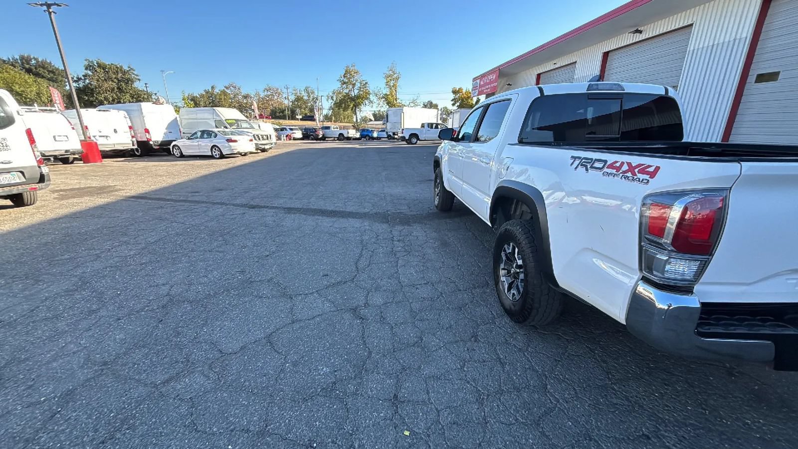 Used 2020 Toyota Tacoma TRD Off-Road AWD/4WD image 4