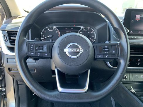 Used 2023 Nissan Rogue S AWD/4WD image 16