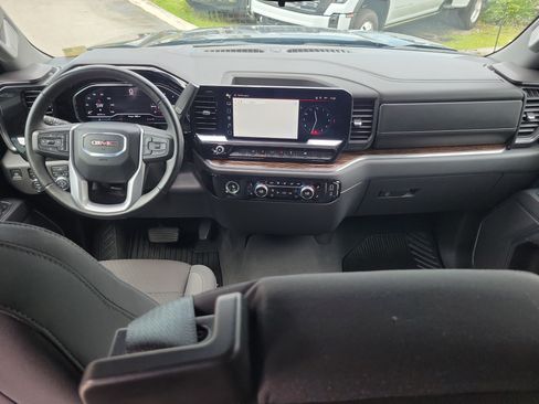 Used 2024 GMC Sierra 1500 Elevation AWD/4WD image 17