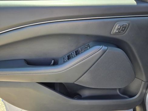 Certified 2022 Ford Mustang Mach-E Select RWD image 21