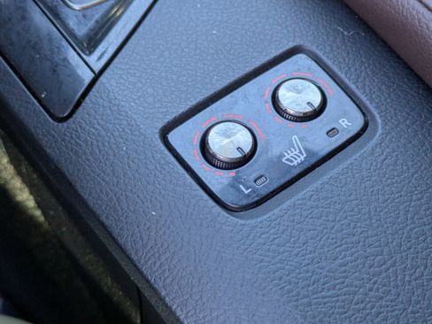 Used 2014 Toyota Avalon XLE image 27