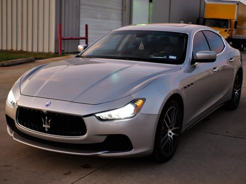 Used 2014 Maserati Ghibli image 2