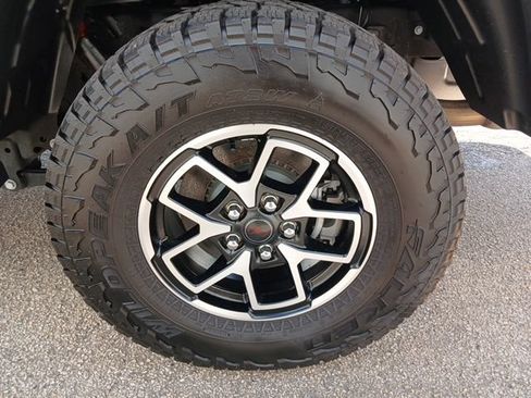 Used 2025 Jeep Gladiator Rubicon AWD/4WD image 49