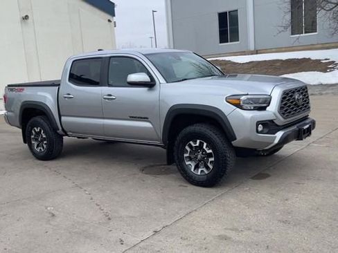 Used 2023 Toyota Tacoma TRD Off-Road image 2