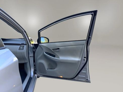 Used 2014 Toyota Prius Three image 38