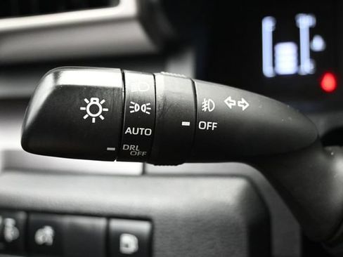 Used 2025 Toyota 4Runner SR5 AWD/4WD image 20