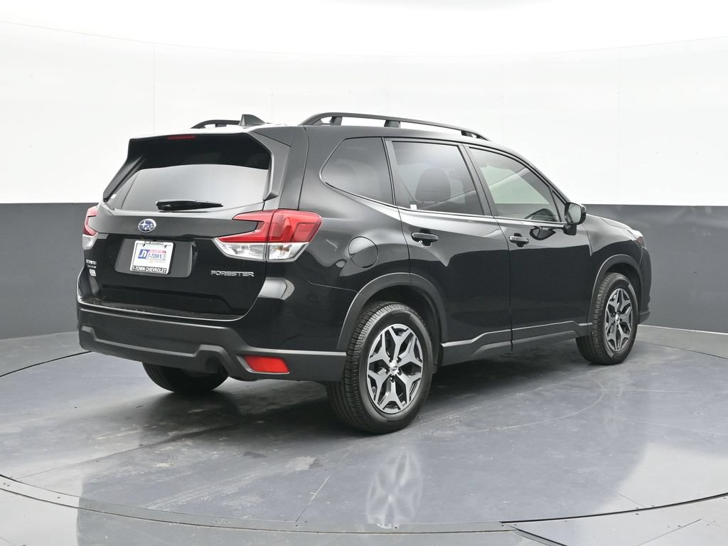 Used 2023 Subaru Forester Premium AWD/4WD image 10