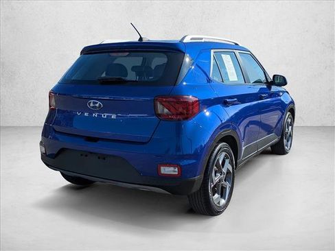 Used 2024 Hyundai Venue Limited image 5