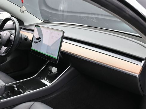 Used 2018 Tesla Model 3 Long Range image 35