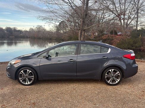 Used 2016 Kia Forte EX image 10