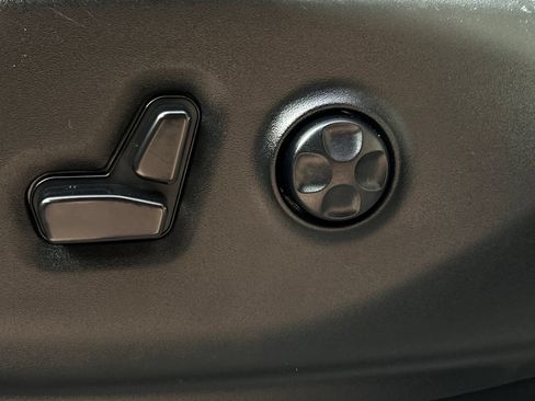 Used 2023 Chrysler Voyager LX FWD image 24