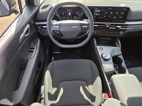 New 2026 Kia Sportage LX FWD image 8